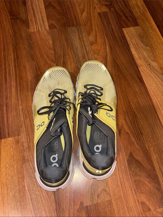 On Running Other - On Cloudswift Yellow & Black Running Shoes | Size 12